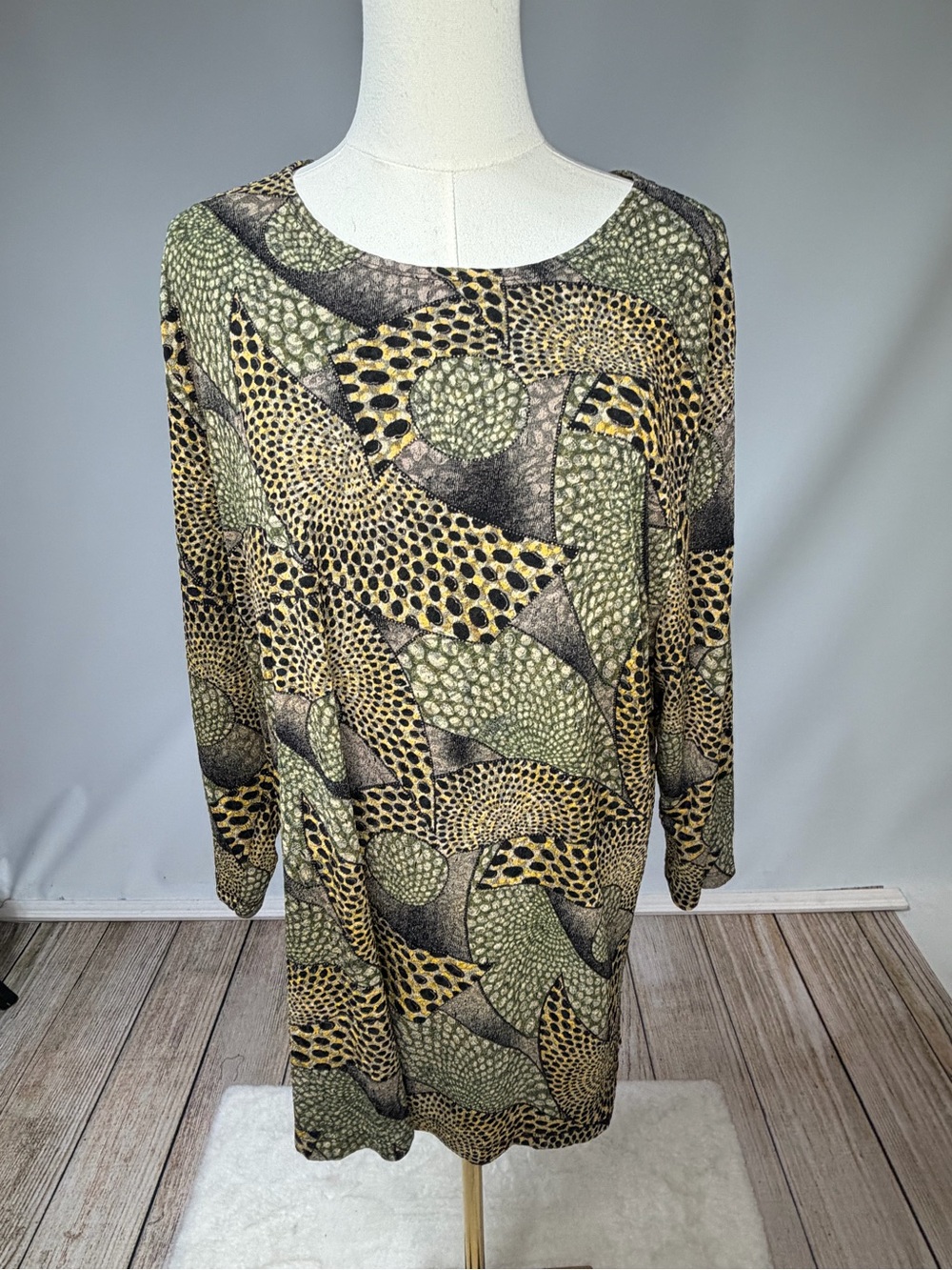JM Collection Olive and Gold Printed Long Sleeve Tunic Dress - Picture 2 of 6